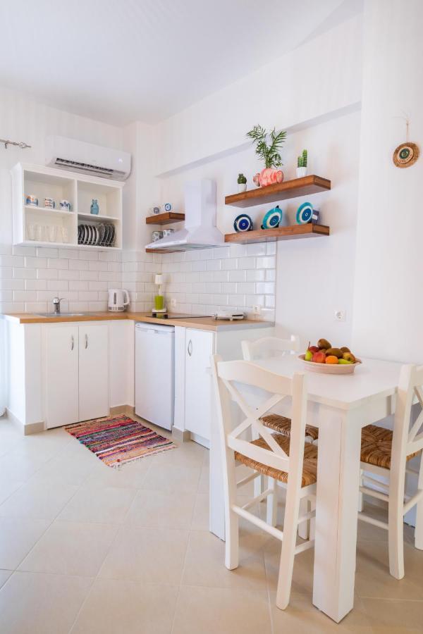 קרפאטוס Anemos Guest Apts מראה חיצוני תמונה